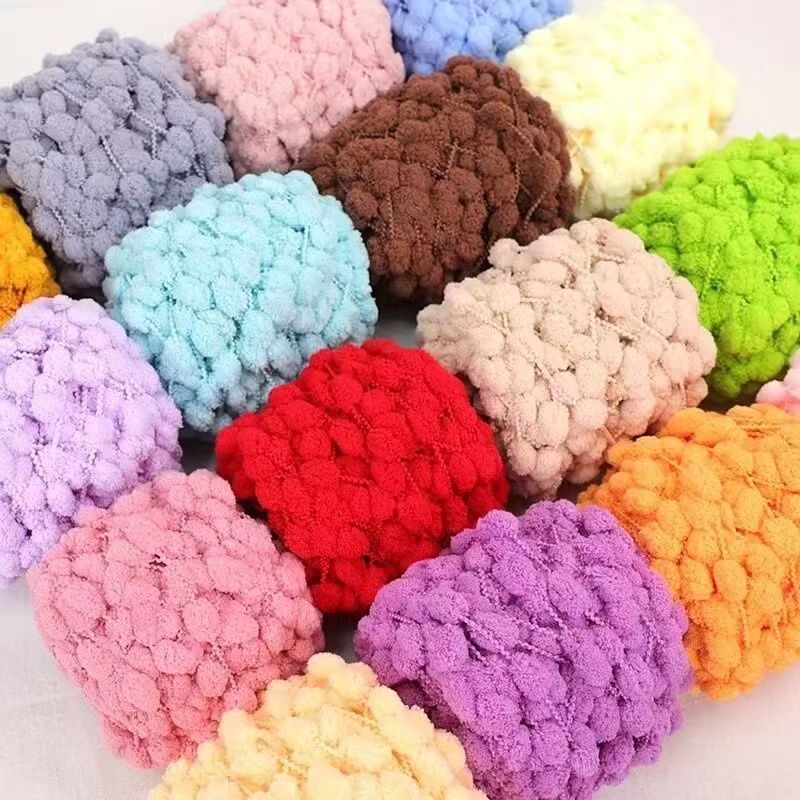 Woven Scarf Blanket - 100gのポンポン糸。カラフルで太めの毛糸。柔らかくふわふわで、手編みに最適。マフラー、帽子、クッション、ブランケットなどのDIYニットに。